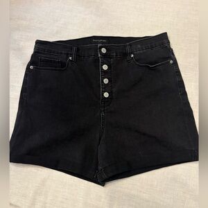 HIGH-RISE BANANA REPUBLIC BLACK BUTTON-FLY DENIM SHORTS - 4 INCH INSEAM size 14